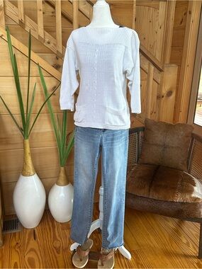 Jaclyn Smith White Off-the-Shoulder Knit Sweater